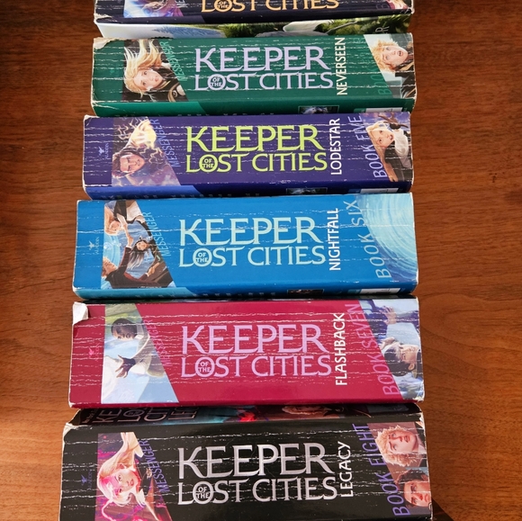 Keeper of the Lost Cities (collection) - Picture 2 of 2